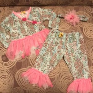 Cach Cach boutique outfit